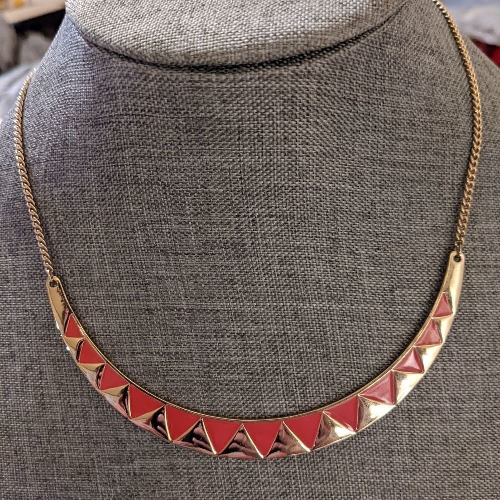 Vintage red & silvertone moon shaped triangle pattern necklace
